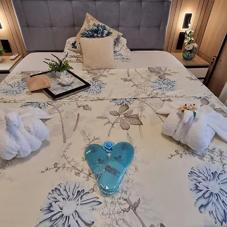 アパート Sorrento Sole Mare V&d Luxury Style スヴェティ・ヴラス